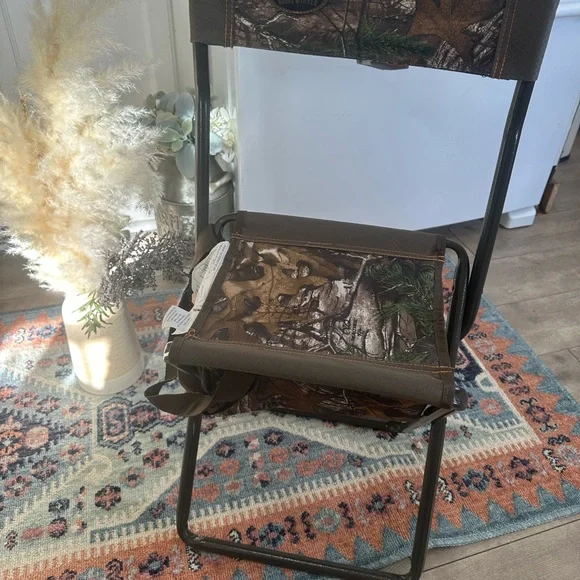 New Realtree Youth Portable Chair Stool With Back Camo Camouflage Folding Chair - Picture 4 of 10